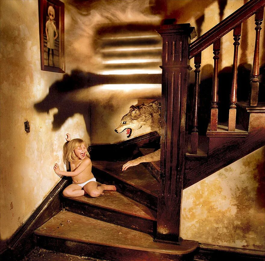 Дети рассказывают страшилки. Ребенок пугает. "детские страхи". Страшные страшилки для детей. Детские страхи фотопроект джошуа хоффайна.