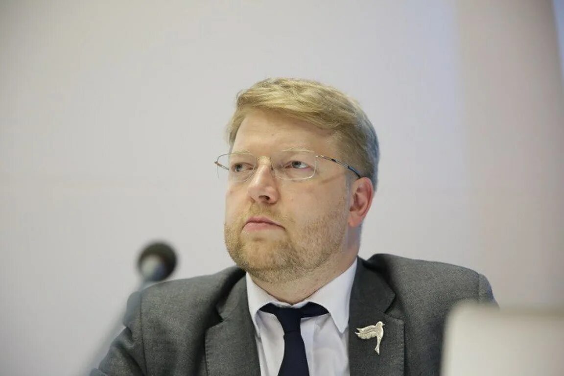 Глава партии. Николай рыбаков председатель яблока. глава партии «яблоко» николай рыбаков. рыбаков лидер партии яблоко. николай рыбаков партия яблоко.