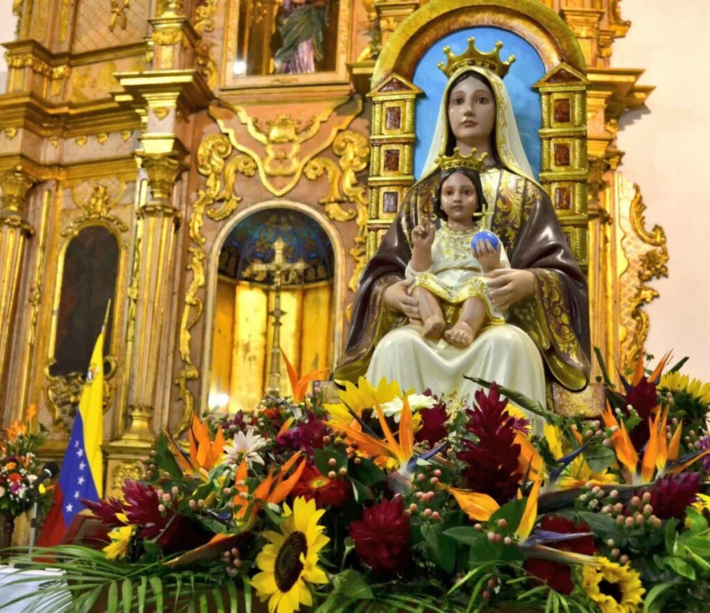 Богоматерь Коромото. Virgen 5700. La Virgen ресторан. La virgen москва