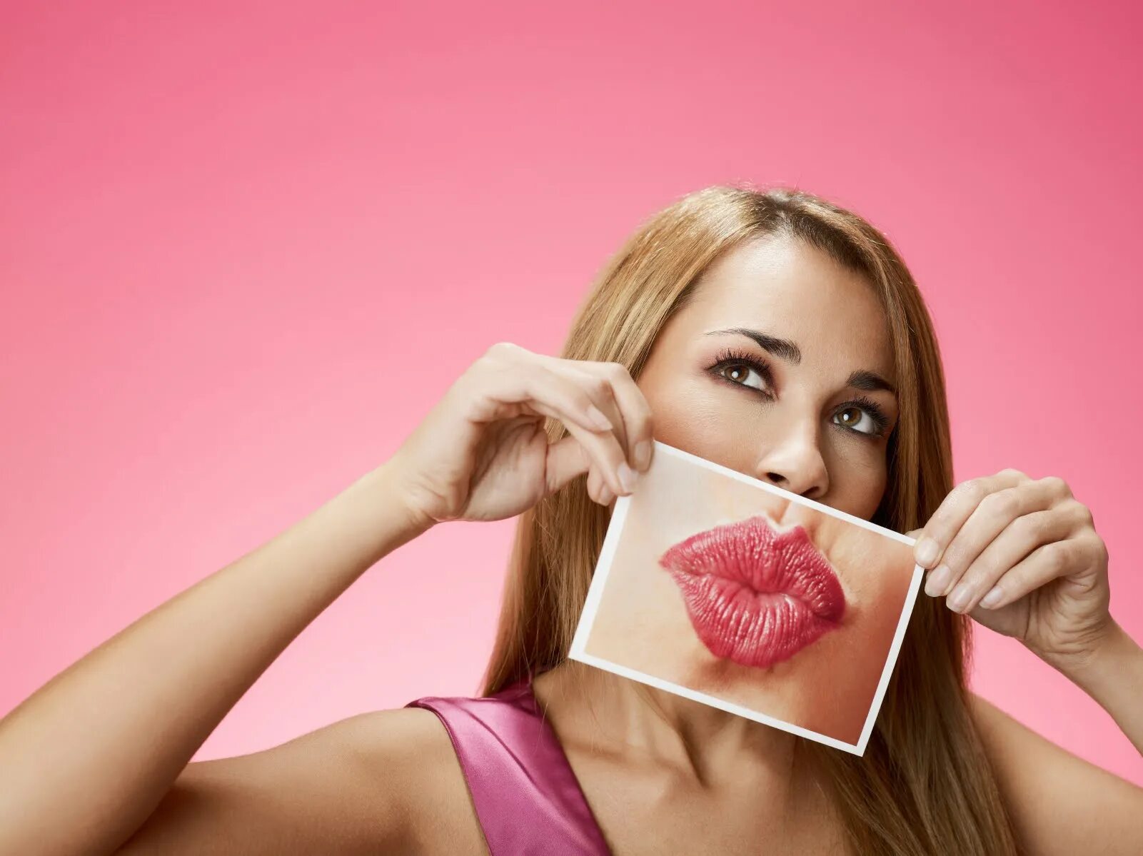 Сколько нельзя целоваться после увеличения. Губы косметология. Губы девушки. Реклама губ. Девушка губы косметология.