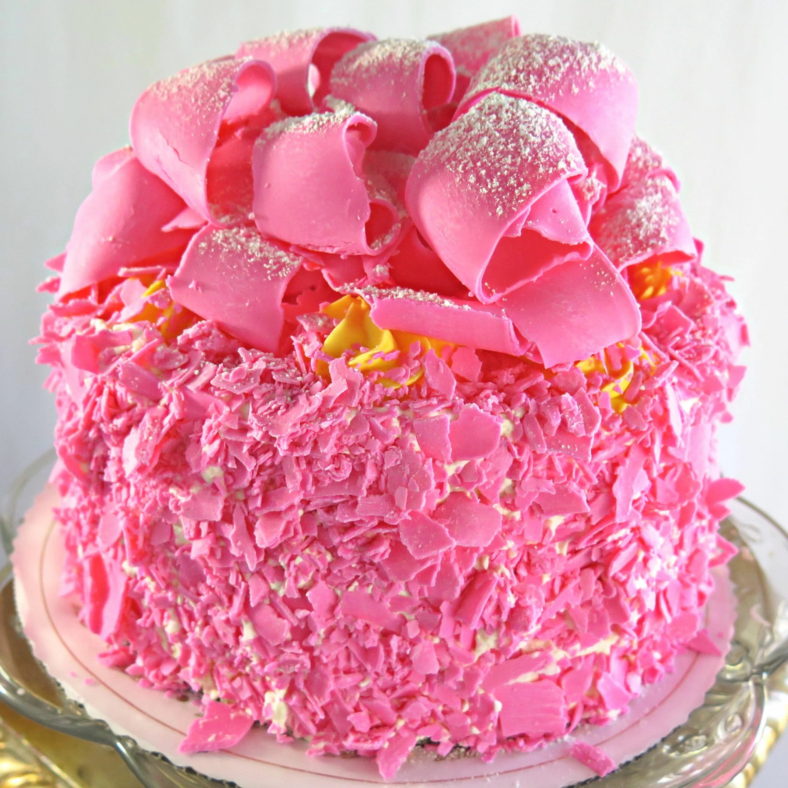 Фото розовых тортов. Розовый торт. Торт с розовыми розами. Розовый торт с блестками. Розовый торт на день рождения.