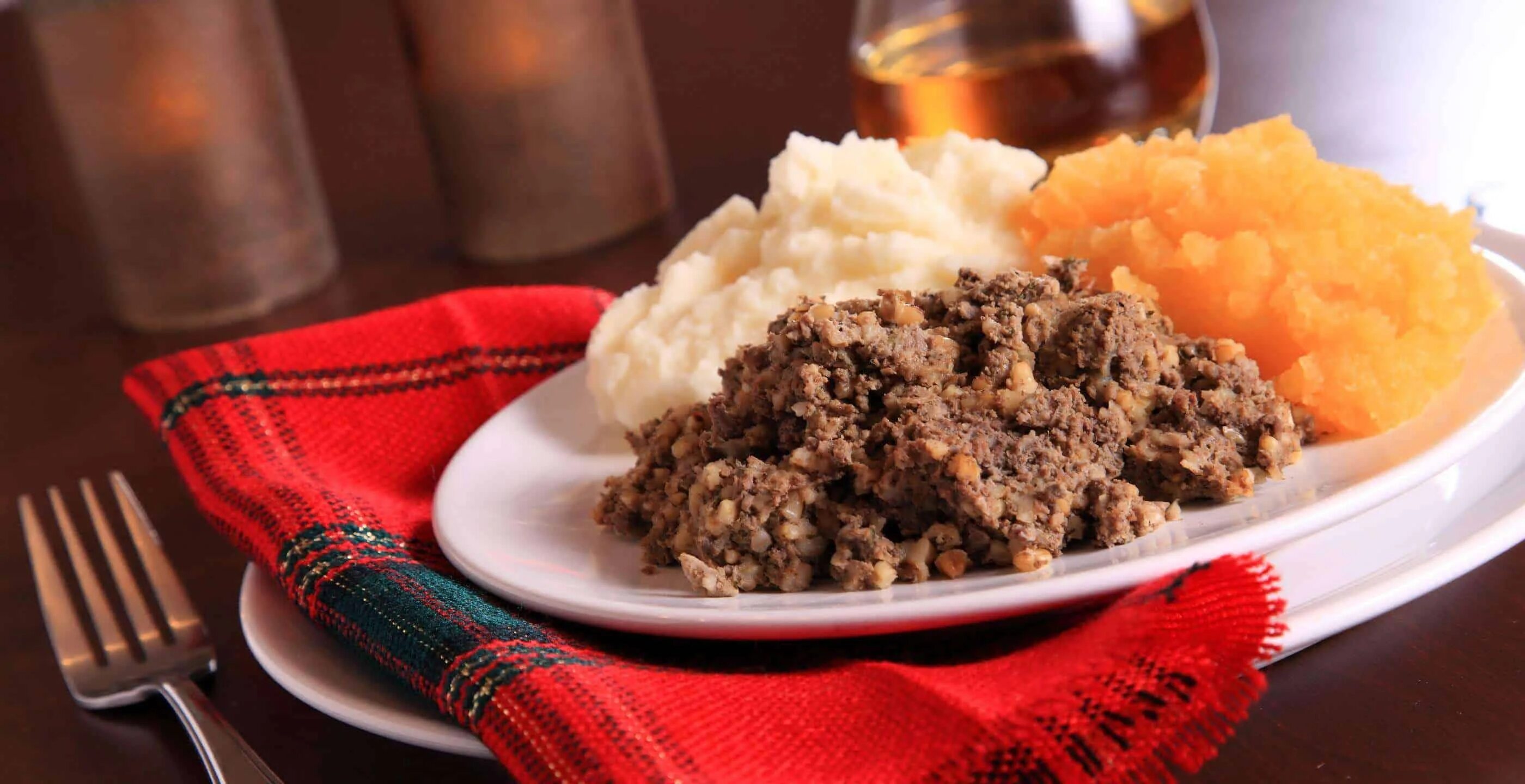 Хаггис Шотландия. Национальное блюдо Шотландии Хаггис. Haggis блюдо Шотландии. Хаггис блюдо шотландской кухни. Хаггис блюдо шотландское