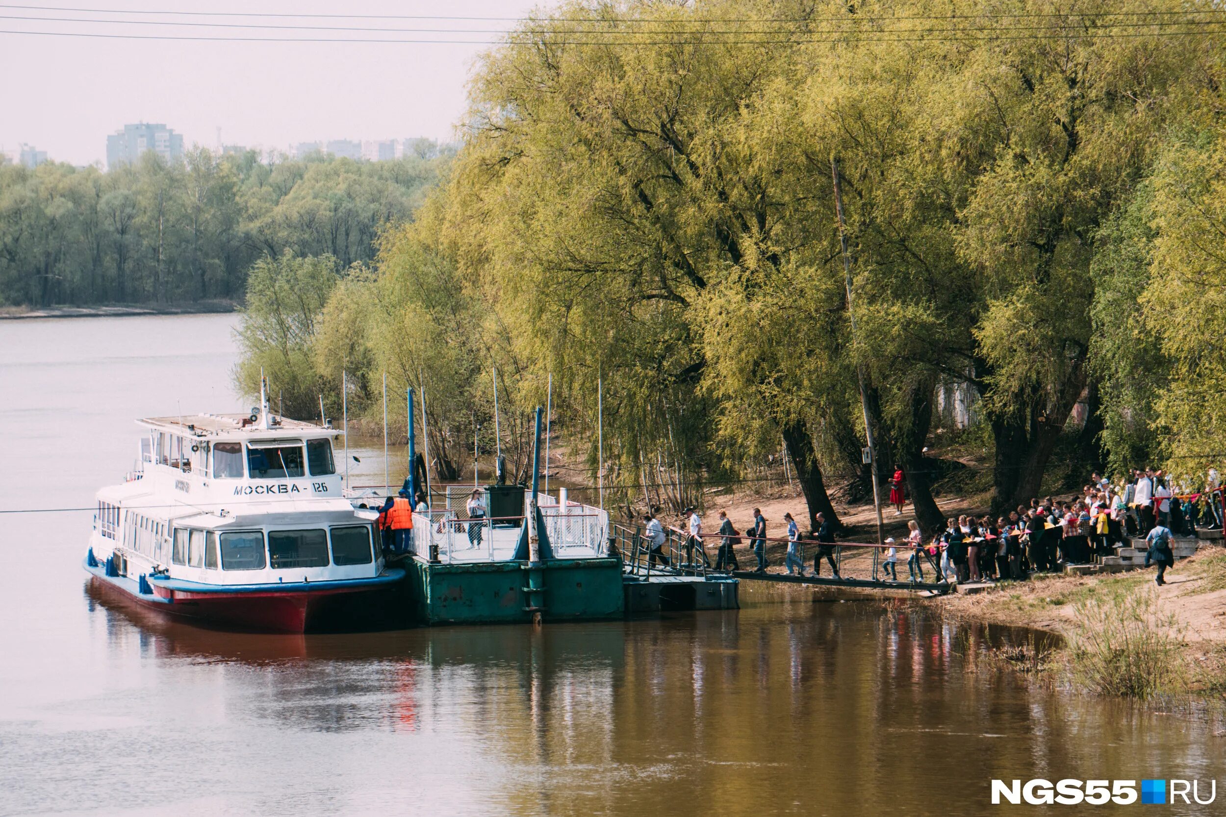 Тип путейский (пр. Теплоход омск большеречье. Теплоход берег. Теплоход 681 омск иртыш. Теплоход берег.
