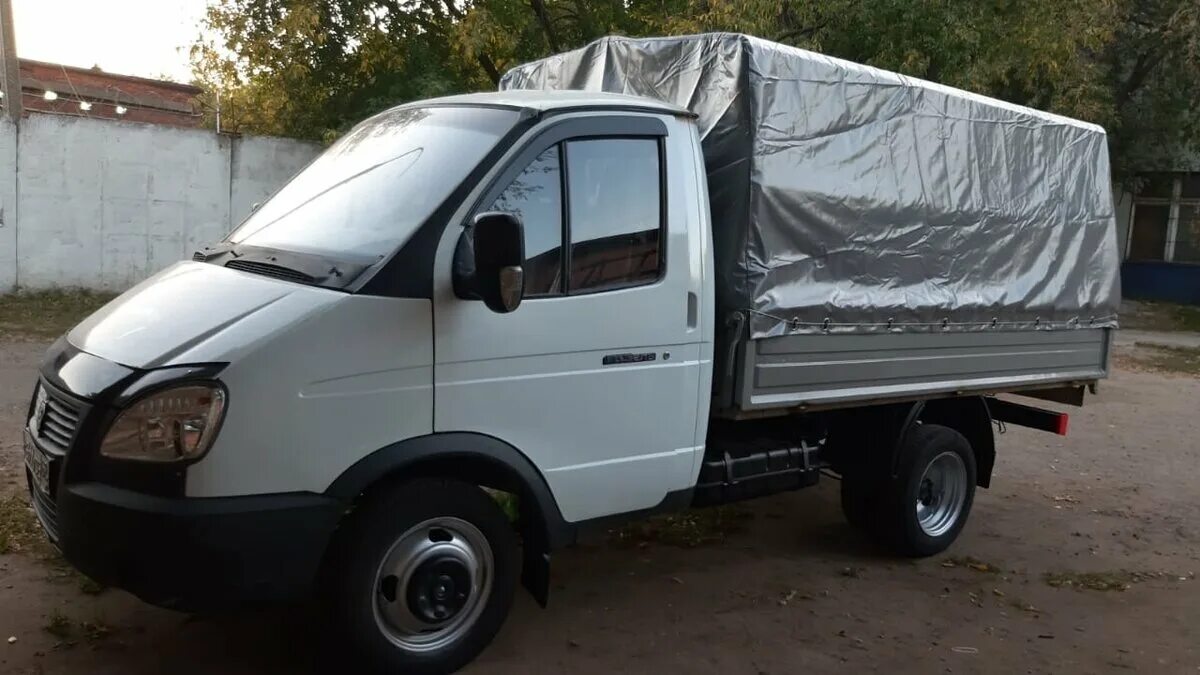 Газель 33023 фермер б. Авито газель 3302 бортовая. Газель 1 поколение 1994 года будка. Грузовые газели с пробегом. Авито тула газели.
