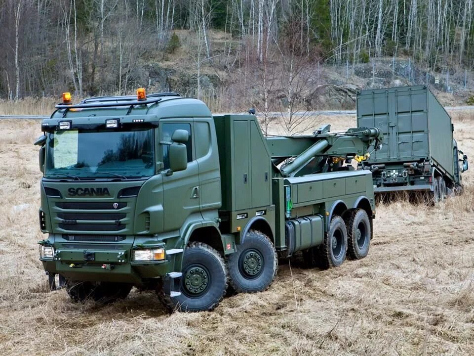 Универсальные грузовые автомобили. Scania Military 8x8. Scania 8x8 тягач. Scania r730 8x8. Военный КАМАЗ 8x8.