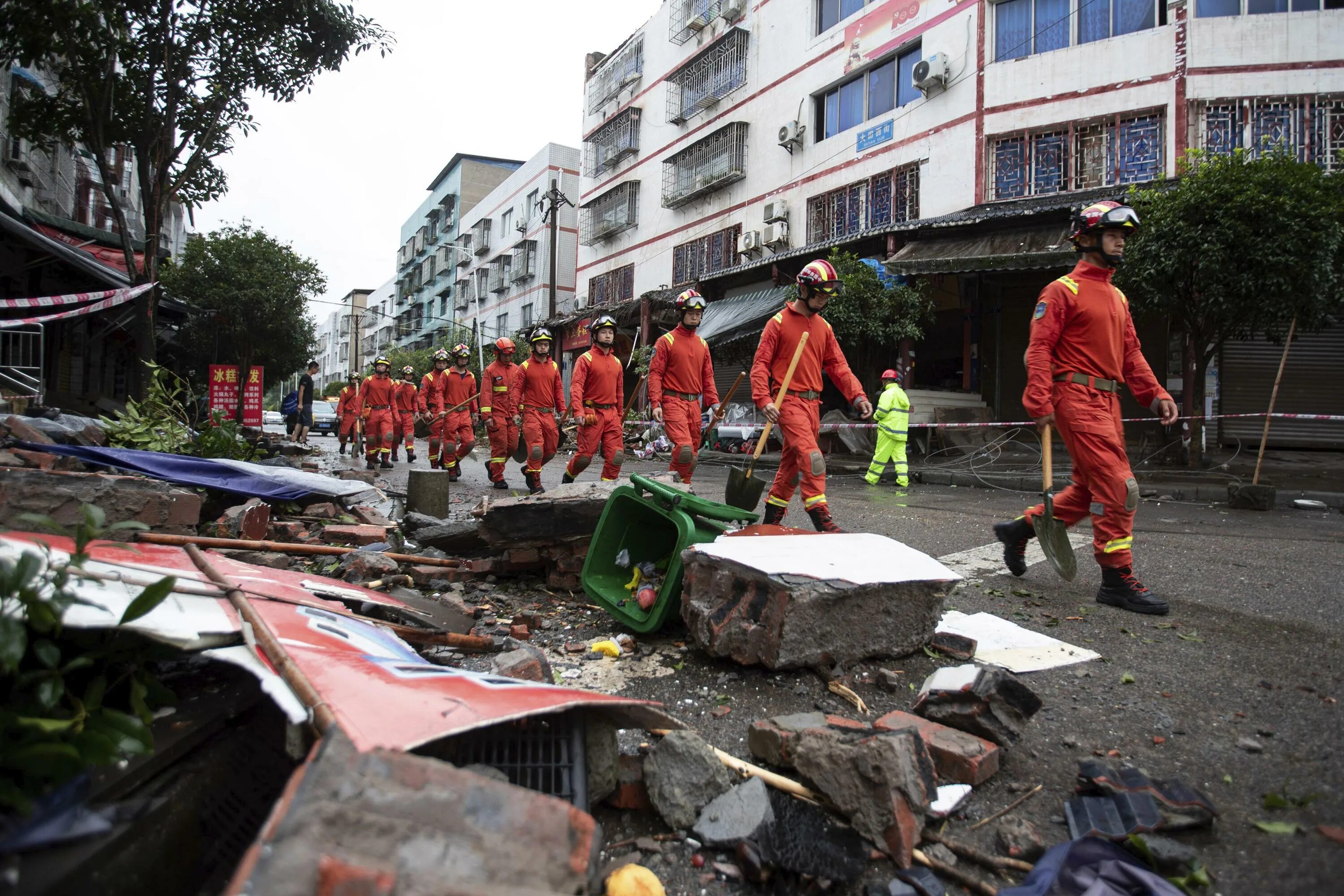 Землетрясение в Китае 2008 Сычуань. Сычуань Китай землетрясение. Землетрясение Китай 1987. Землетрясение в Чэнду 2008.
