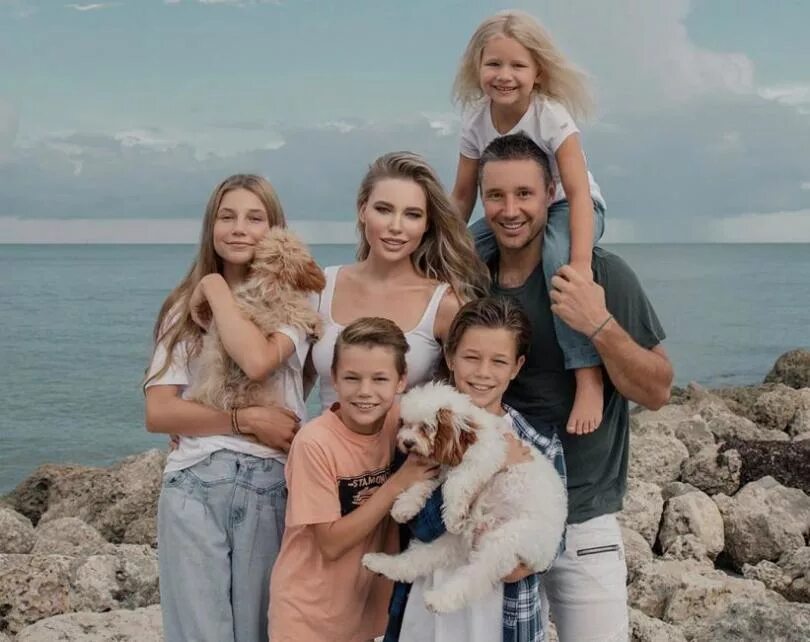 ). ковальчук семья. николь амбразайтис-ковальчук. илья ковальчук хоккеист семья. олег капустин муж анны ковальчук.