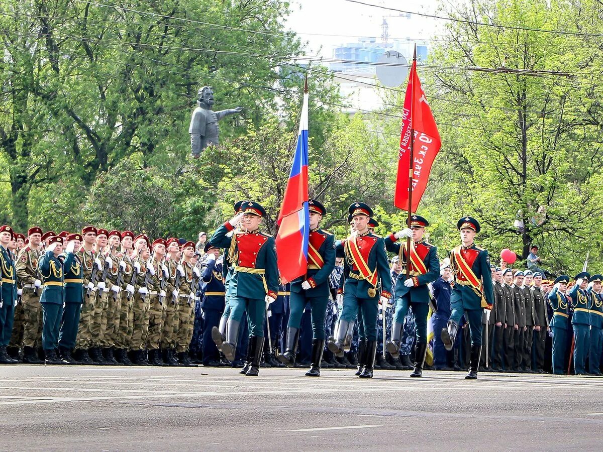Где был парад. Парад победы в нижнем новгороде 2025. парад победы нижний новгород 2019. день победы нижний новгород. парад победы.