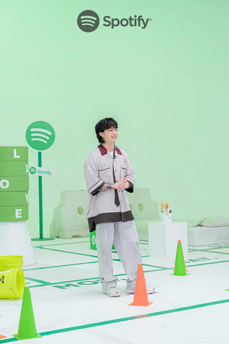 Аньен хасео чонгук имнида. Чонгук новая фотосессия. Новости о чонгуке. Spotify billions club lisa. Чонгук спотифай.