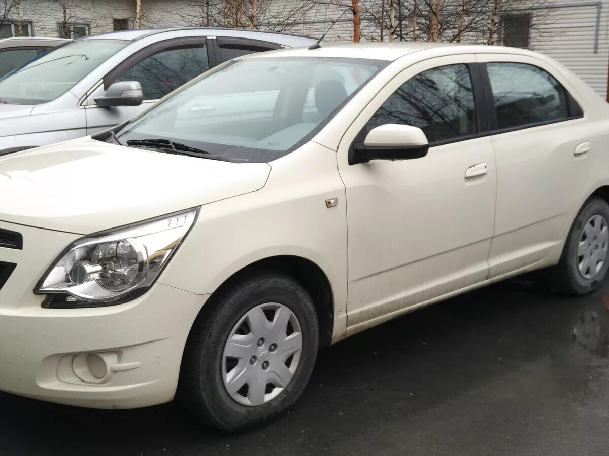 Купить шевроле кобальт бу. Chevrolet Cobalt 2012. Chevrolet Cobalt 2012 белый. Chevrolet Cobalt 2021. Chevrolet Cobalt молочный.