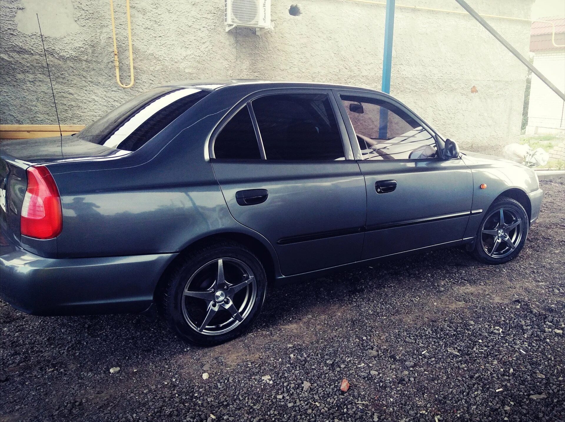 Accent диски. Hyundai accent r15. хендай акцент r16. хендай акцент 2004. hyundai accent литье r15.