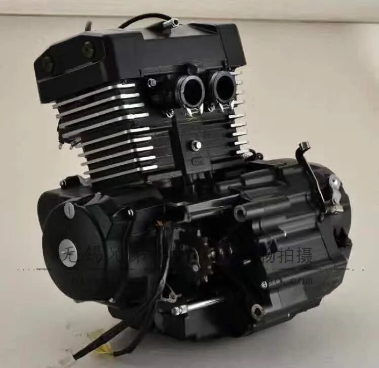 Двигатель 2 цилиндра. Двигатель 700 кубов 2т. yamaha 400cc 2 цилиндра. двигатель 500 кубов 2 цилиндра хонда. хонда 500 кубов 2т мотор.