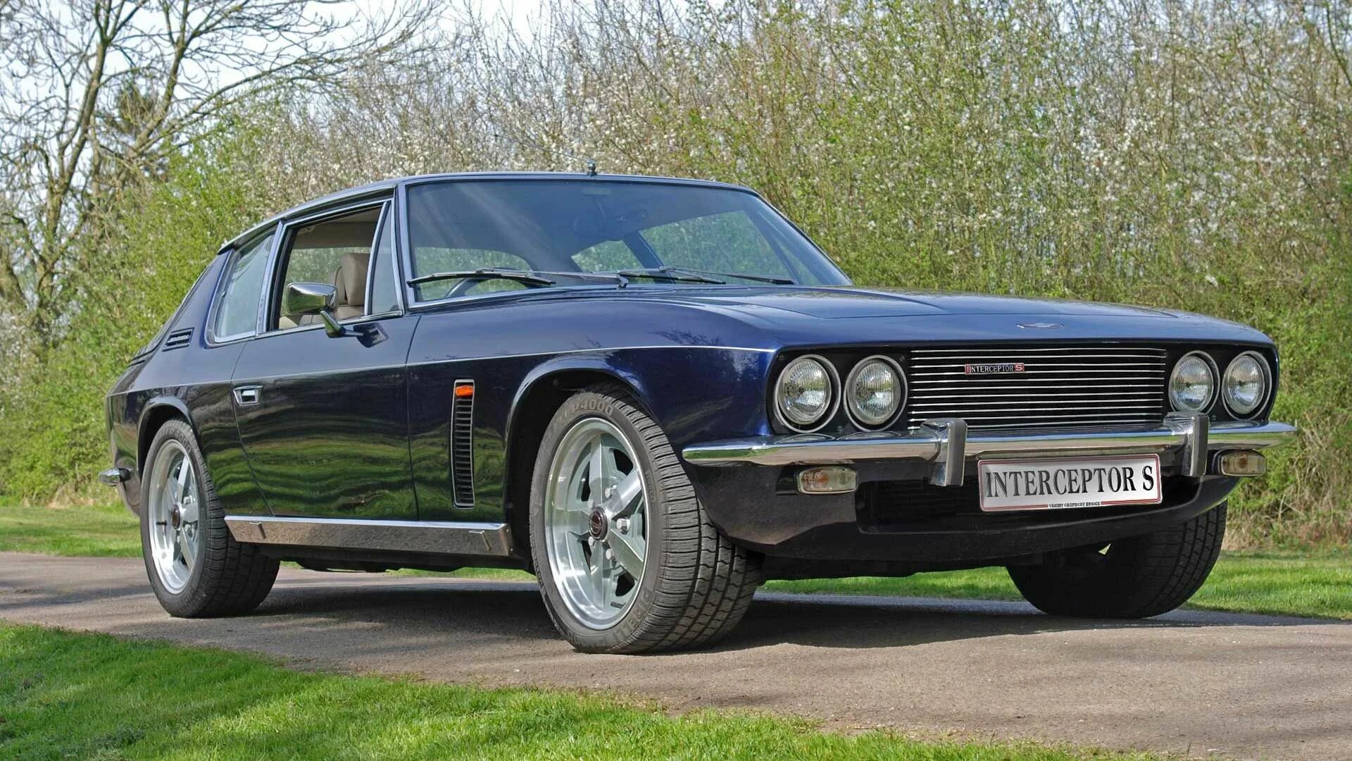 Jensen interceptor. Дженсон интерцептор. дженсен интерцептор 1971. машина jensen interceptor. jensen interceptor седан.