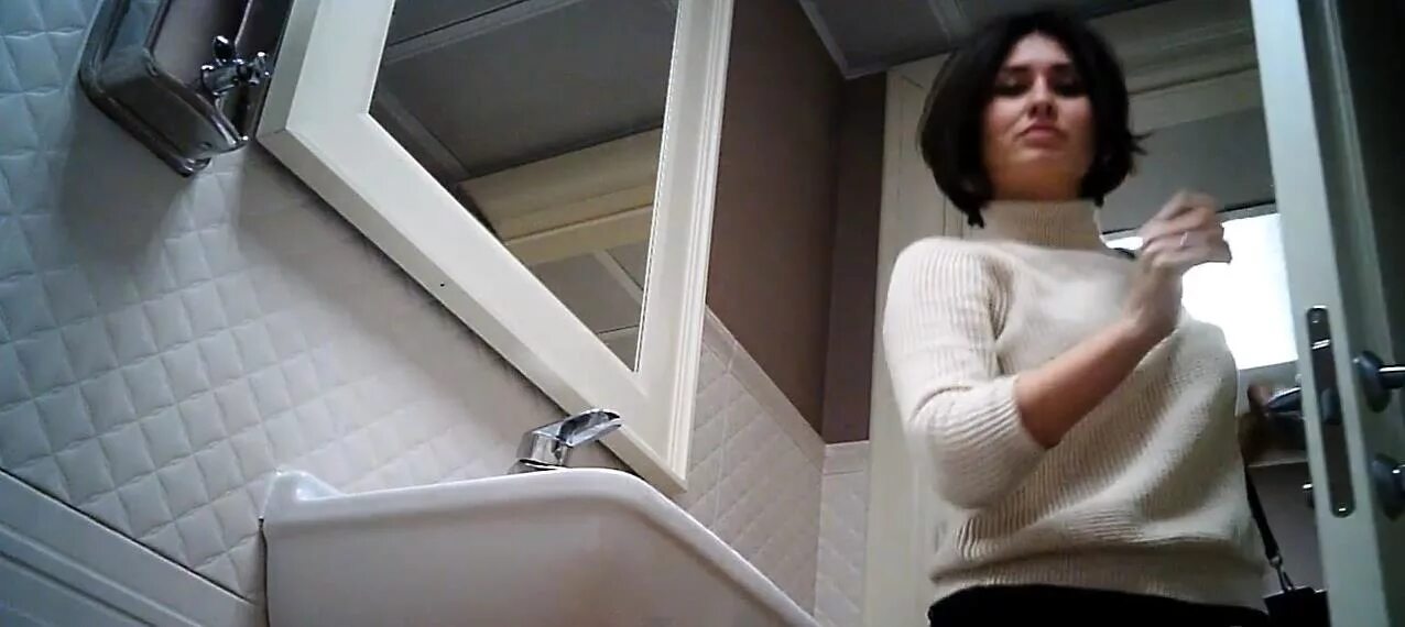 Hidden zone камеры. Hidden zone камеры. Как установить скрытую камеру в туалете. Hidden zone в раздевалке. Камера в офисном туалете.