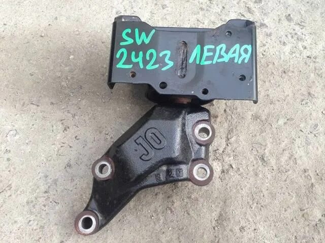 Подушки двигателя сузуки свифт. Подушка двигателя suzuki swift k12b. опора двигателя suzuki swift левая. подушка suzuki swift zd11s k12b.