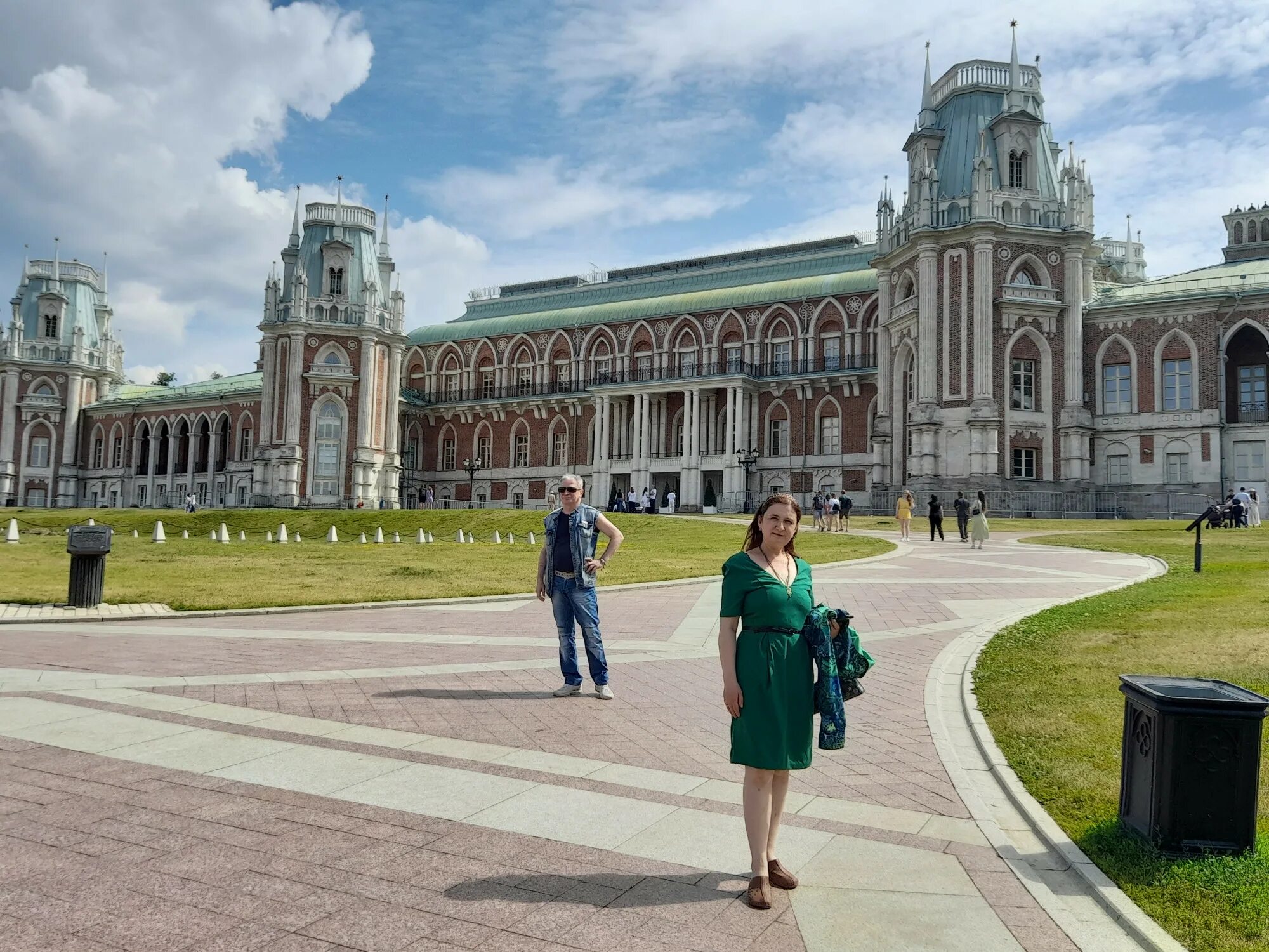 Работа парка царицыно. Парк Царицыно. Большой дворец в Царицыно. Царицынский парк в Москве. Царицынский дворец университет.