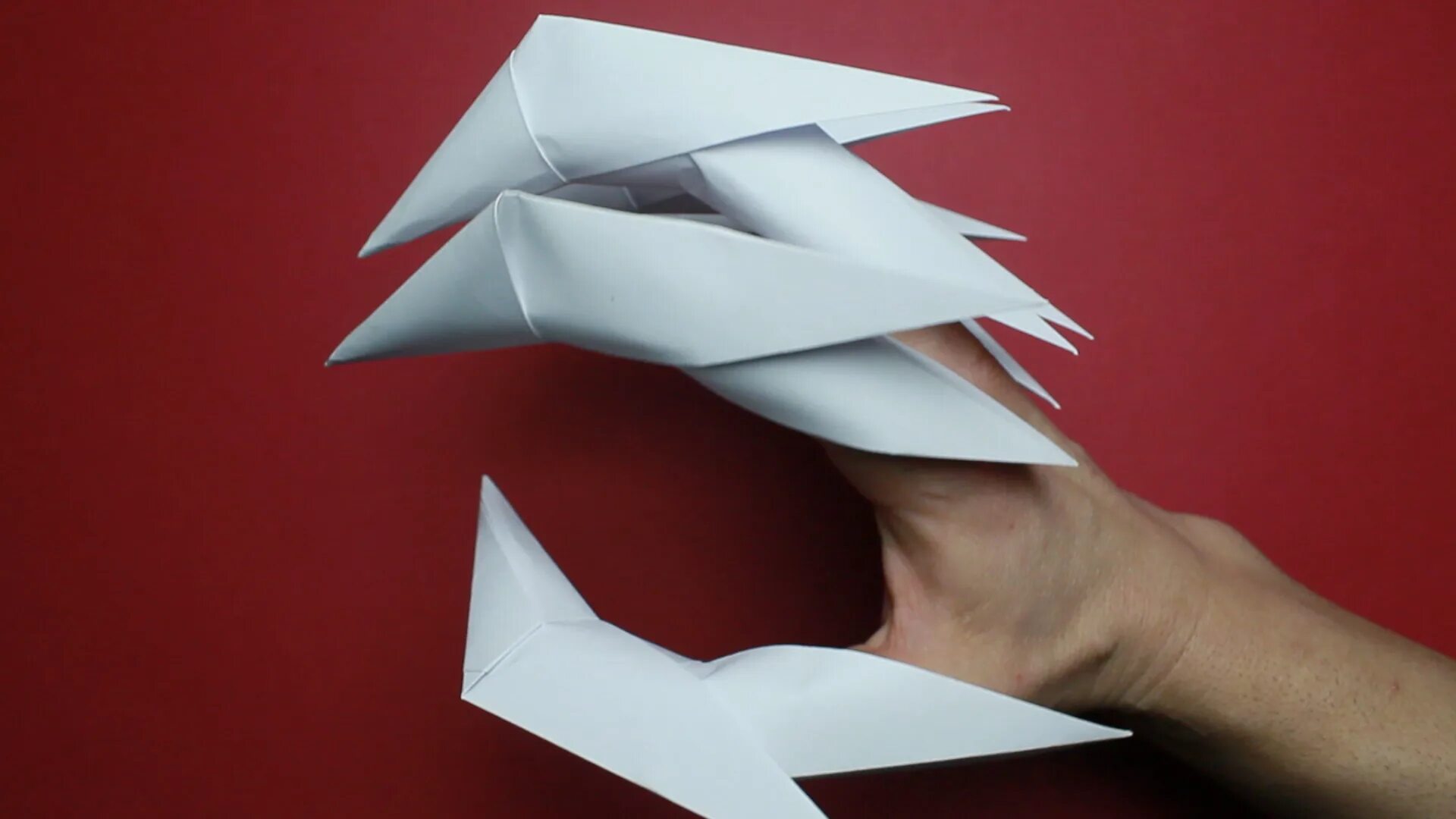 Коготь из бумаги видео. Оригами когти. Оригами когти дракона. Бумага для оригами. Оригами из бумаги когти дракона.