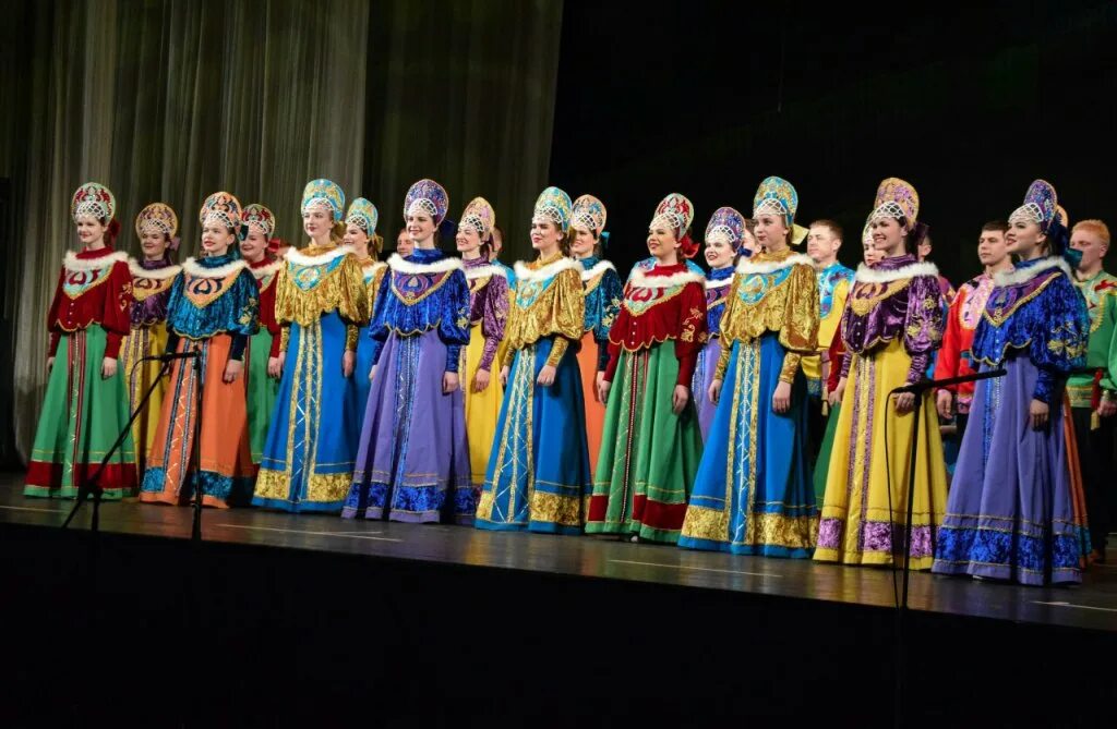 Концерт в карелии. Ансамбль архангельск. Ансамбль архангельск. Архангельский народный ансамбль сиверко. Русь концерт.