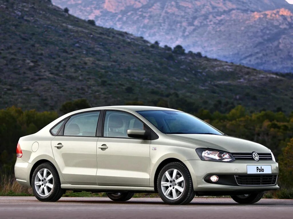 Volkswagen polo модели. Volkswagen Polo sedan. Volkswagen Polo 2010 седан. Volkswagen Polo sedan (2010). Фольксваген поло 5 седан.