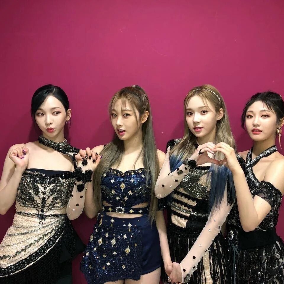 Kpop songs 2023. K pop группа blackpink 2023. Группа brave girls. Kpop songs 2023. Эспа кпоп группа.