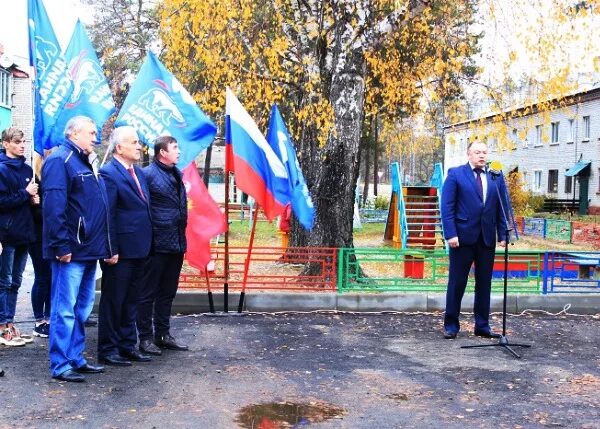 Погода сураж по часам. Сураж город. Парк в Сураже Брянской области сейчас. Городская среда благоустройство Сураж. Аллея героев Суража Брянской области.