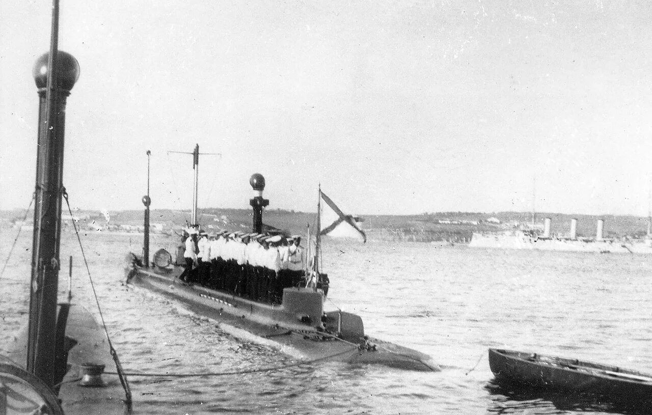 19 марта 1906 подводный флот. Подводный крейсер x1. Корабли калигулы озеро неми реконструкция. Лодка императора. Подводная лодка дельфин 1904.