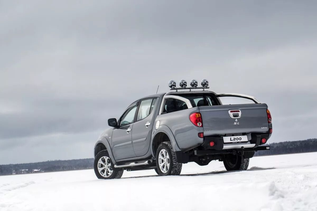 Митсубиси л200. Mitsubishi l200. Пикап Митсубиси л200. Митсубиси л200 2022.