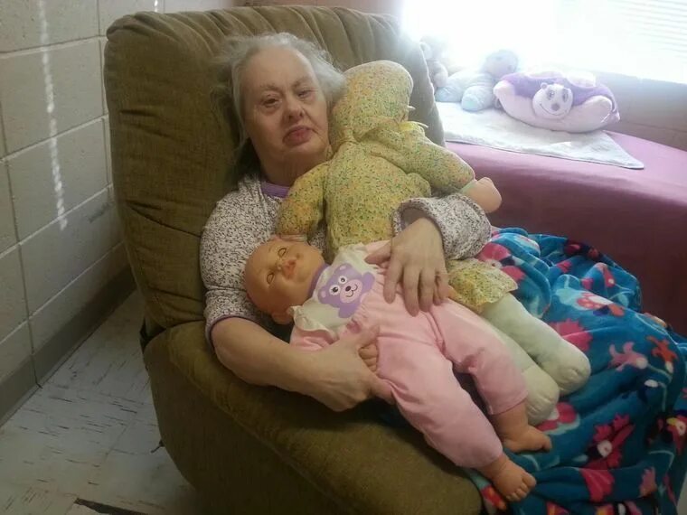 Старые люди с синдромом дауна. Фото ребенка с синдромом дауна в роддоме. Синдром дауна картинки. Синдром дауна. Маленькие дети дауны.