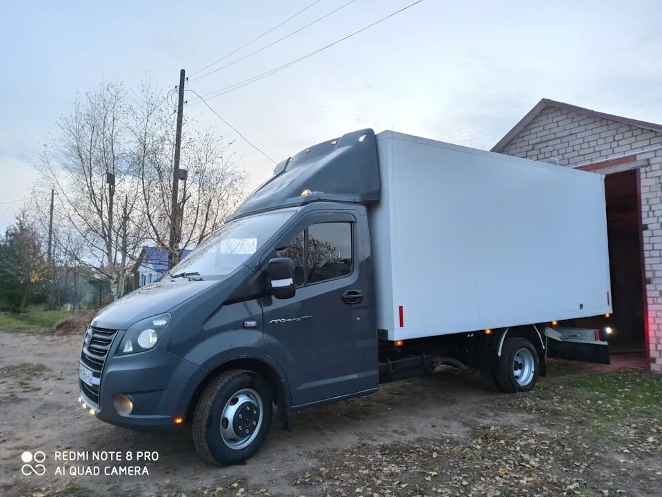 Купить б/у ГАЗ ГАЗель Next дизель механика в Москве: серый бортовой грузовик 201