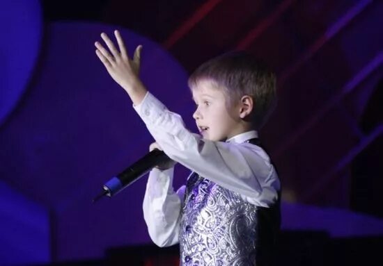 Маленький певец. Мистер малой певец. Фогель 2022 певец. Певец малой песни. Мистер малой 1992.