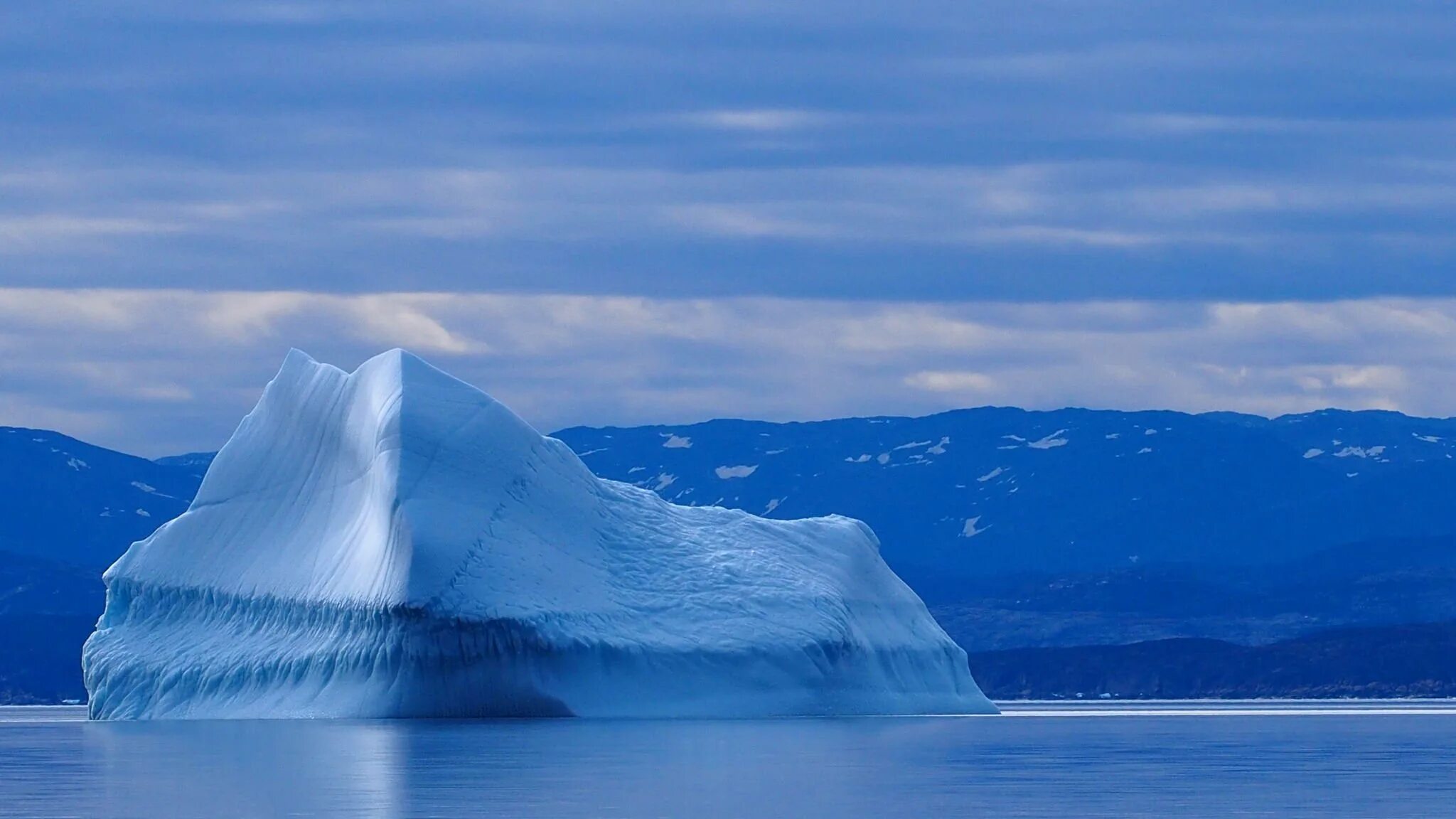 Айсберги большого арктического заповедника. Айсберги в Арктике. Айсберги Северного Ледовитого океана. Айсберги в Северный Ледовитый океан в России. Ветер северного ледовитого океана