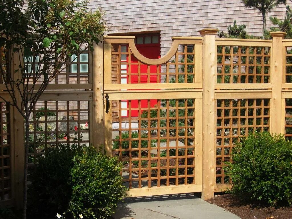 Заборы для дома своими руками фото. Деревянный забор. Красивый забор. Деревянные заборы и ограждения. Забор декоративный деревянный.