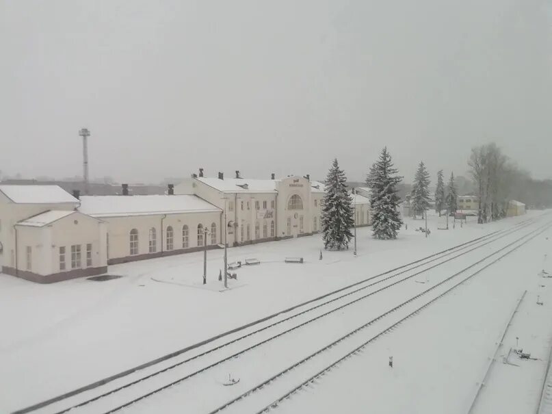 Д. Номер телефона вокзала великие луки. Д вокзал великие луки 2000-е. Вокзал великие луки. Жд вокзал великие луки.