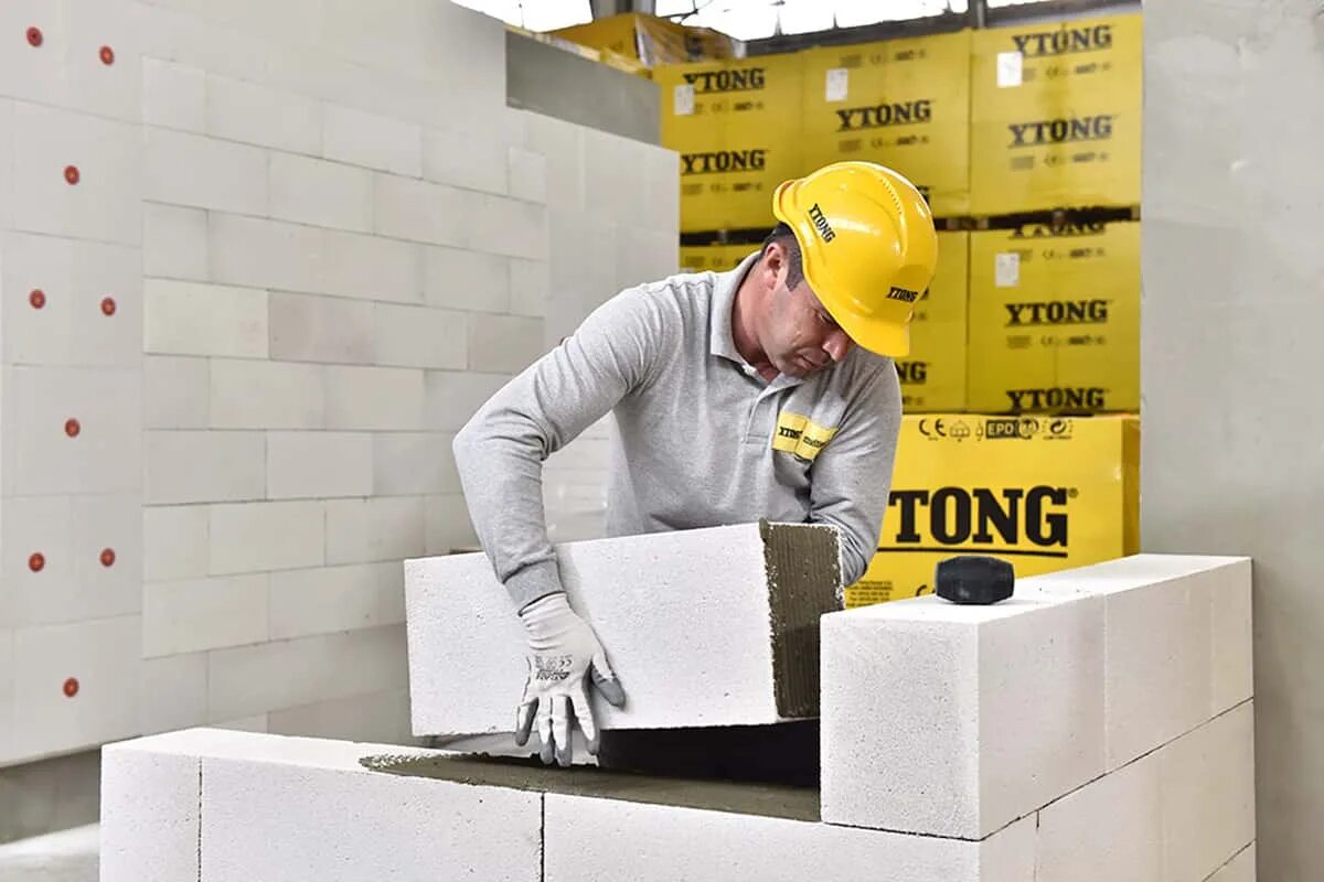Газоблок как называется. Блоки ytong. газоблоки ютонг. ytong газоблоки. газобетон для перегородок ютонг.