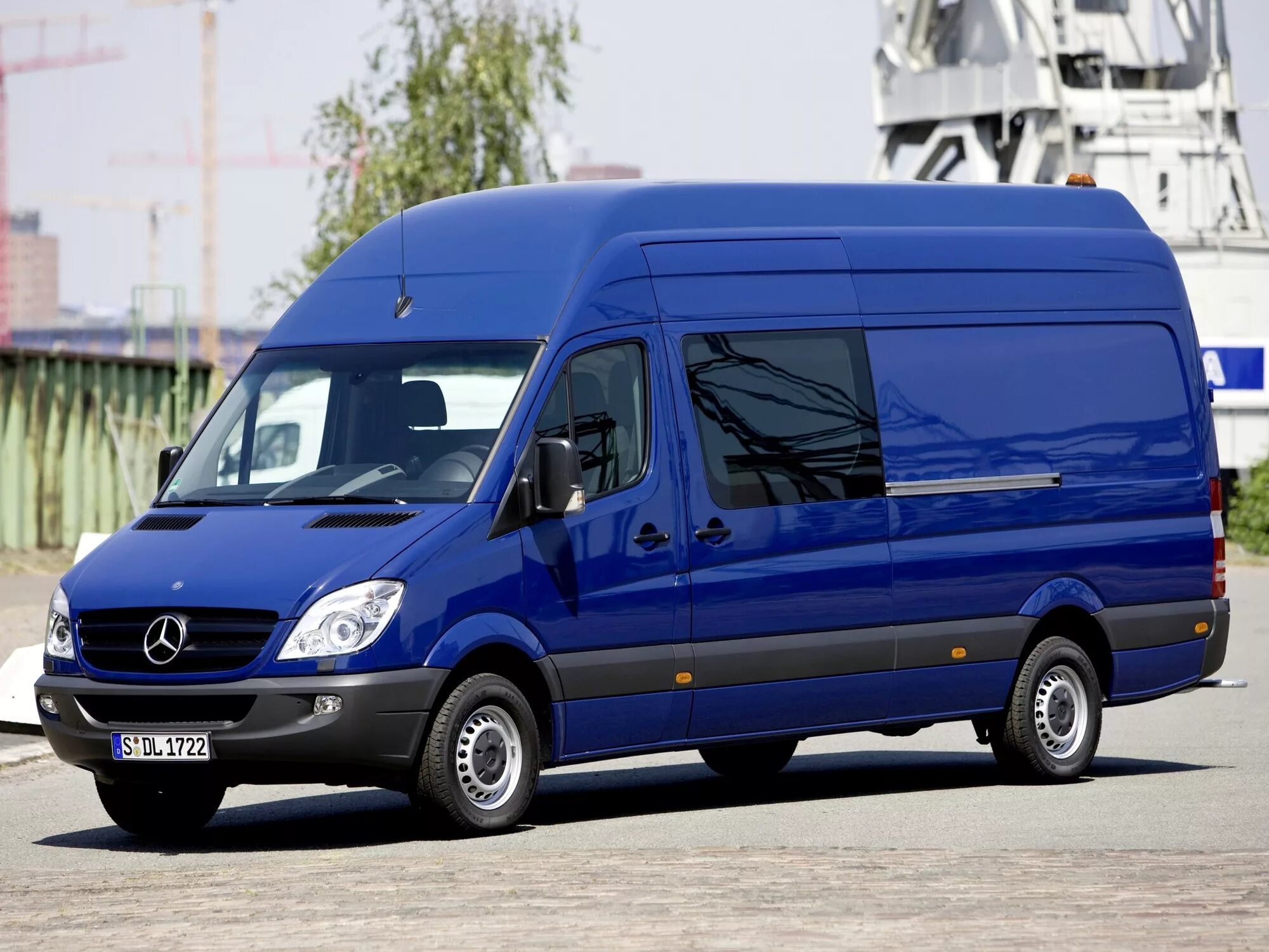 Mercedes sprinter фургон. Mercedes-Benz Sprinter. Мерседес Бенц Спринтер. Mercedes-Benz Sprinter w906. Mercedes Sprinter w906.