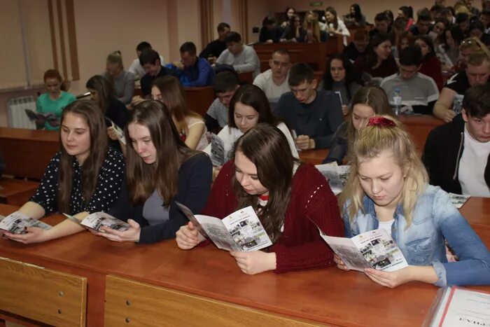 Ленина 104 киров. Мфюа ленина киров. Киров. Колледж московского финансово-юридического университета. Колледж мфюа киров.