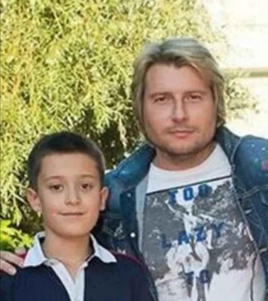 Сколько лет ребенку баскова. Бронислав басков шпигель. сын николая баскова бронислав. дети николая баскова 2020. сын николая баскова 2020.