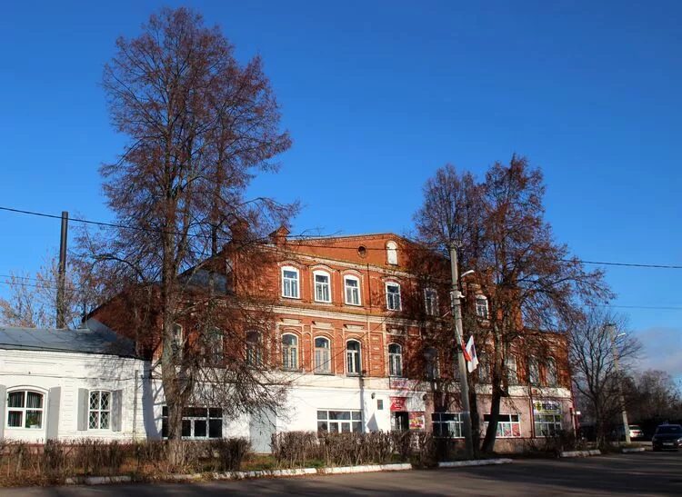 Красных партизан 14 минусинск. Памятник архитектуры регионального значения. Дворянское собрание буй здание. Памятник архитектуры регионального значения. Советская 2 сарапул.