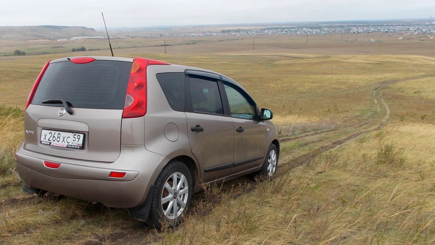 2. Ниссан ноут 1. Отзывы о ниссан ноут. 6 2011. Nissan note 2011 отзывы.