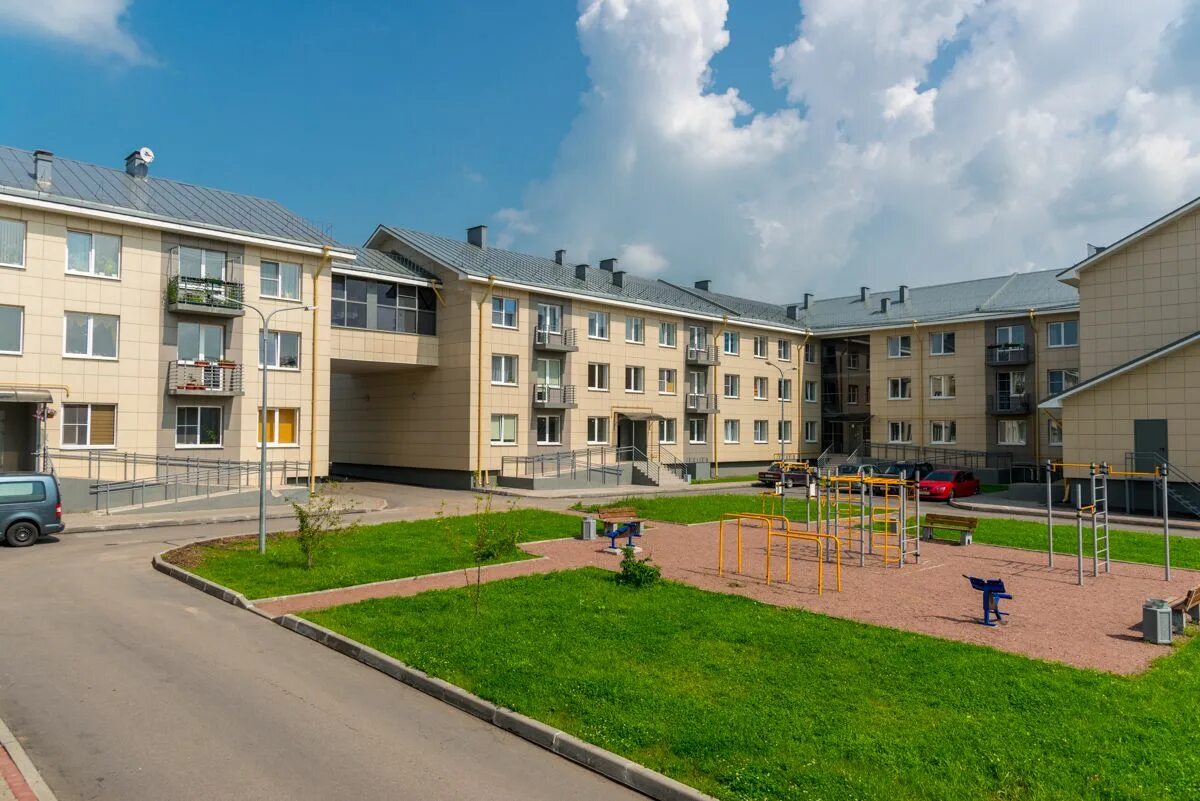 Федоровское питер. Жк фёдоровское тосненский. Жк федоровское таунхаусы. Есенин village, деревня аннолово. Федоровский фото.