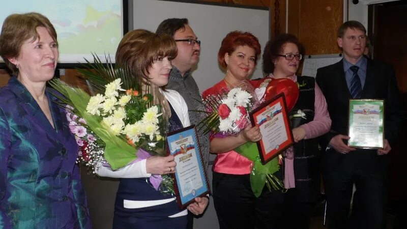 Директора школ сарова. Директор школы 17 саров. школа 17 саров учителя. учителя 12 школы г саров. дом учителя саров.