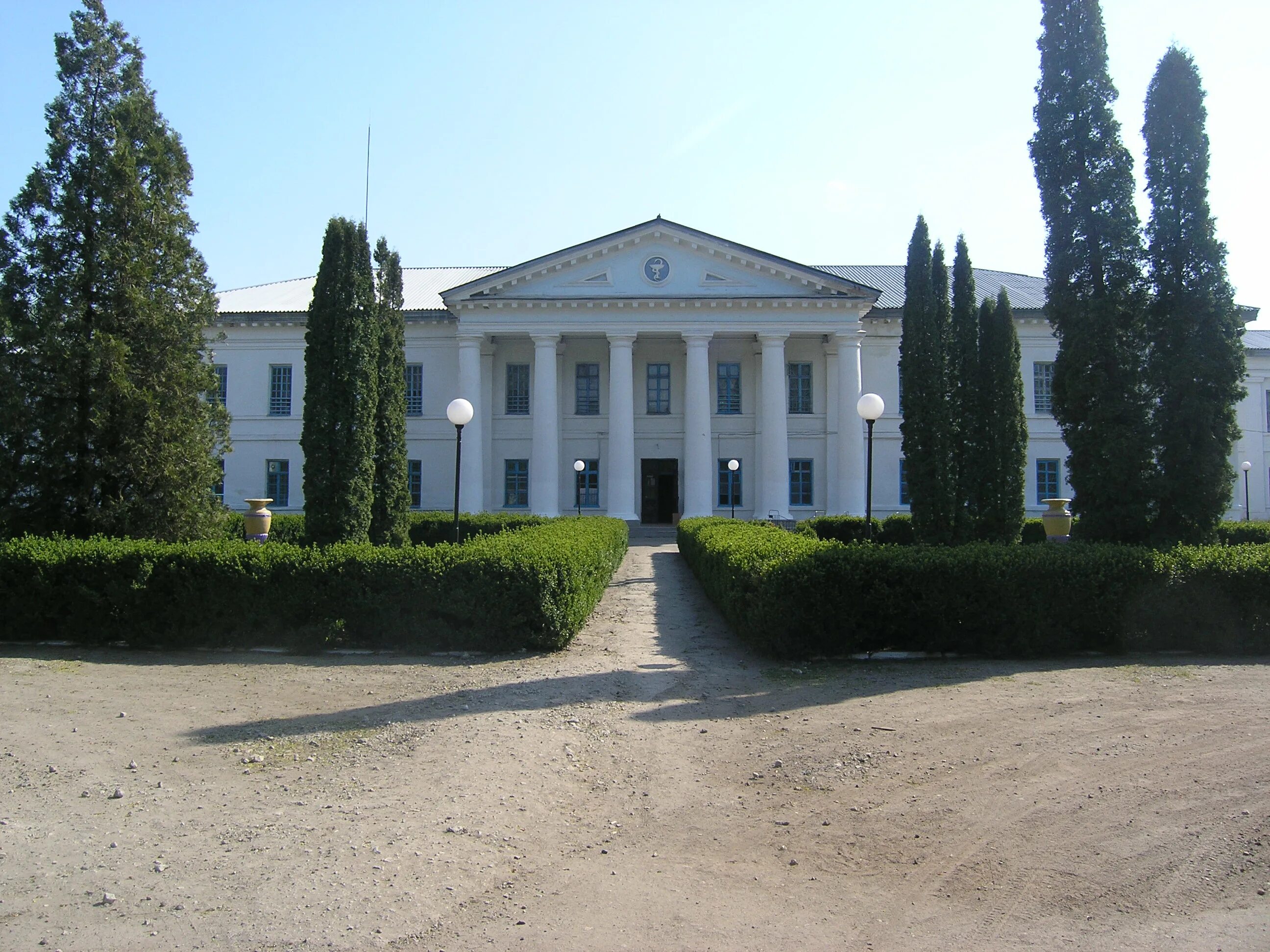 Ромны. Ромни. Ромны (Роменский район Сумской области). Ромны психиатрическая больница. Ромны здание психбольницы.