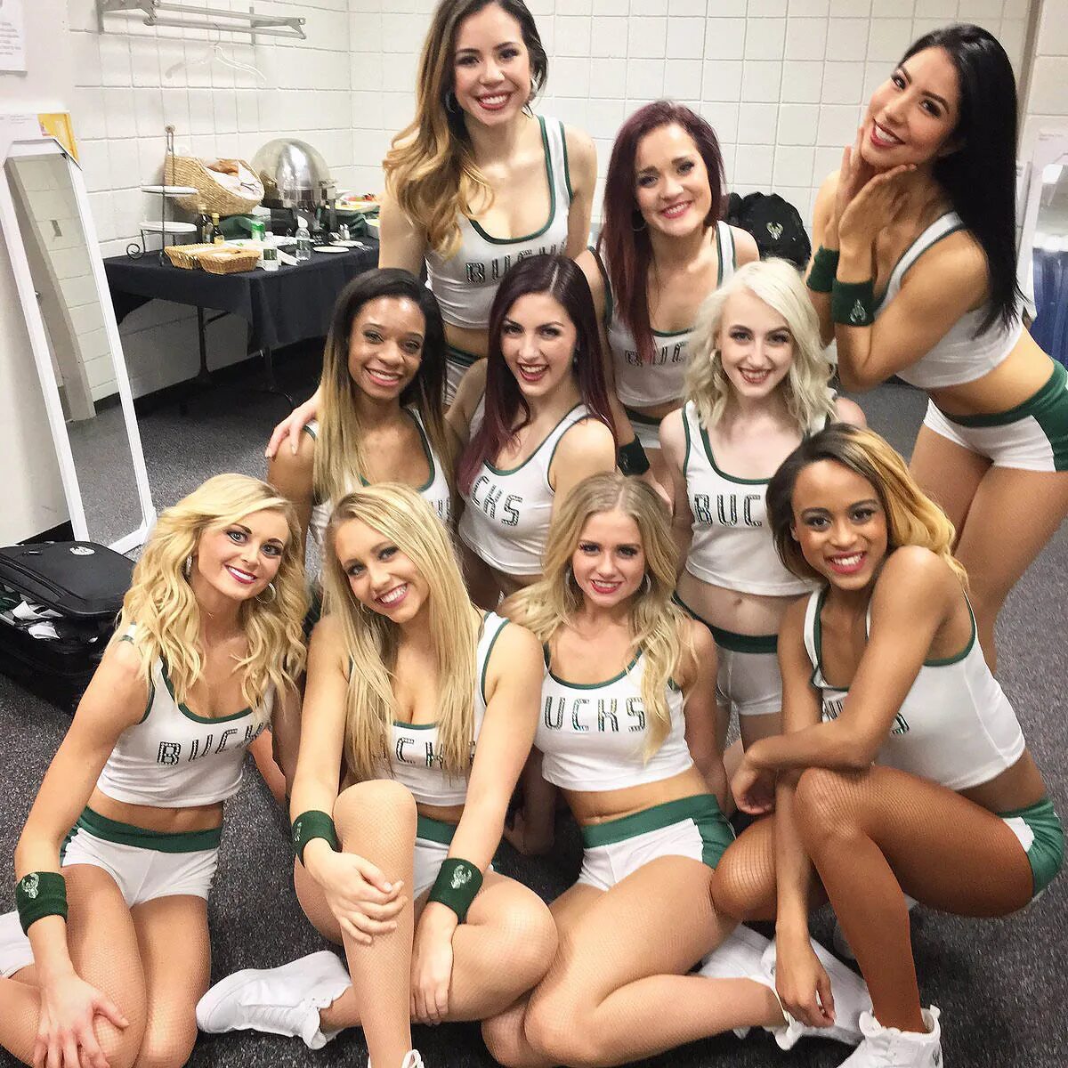 Girls on girls 4. Фотосессия подруг. Несколько девушек. Girls on girls 4. Четыре девушки в купальниках.