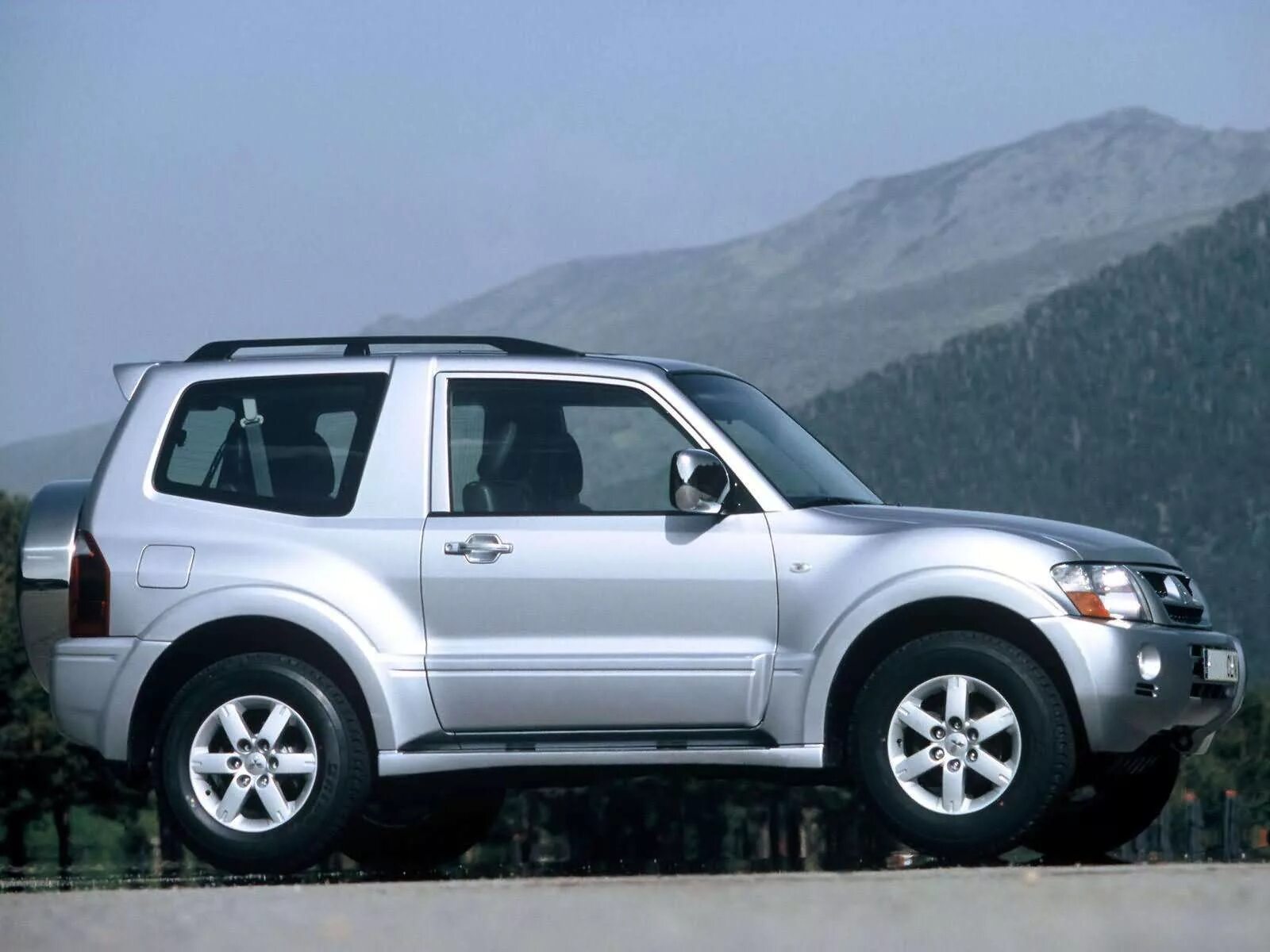 Mitsubishi pajero 3 поколение