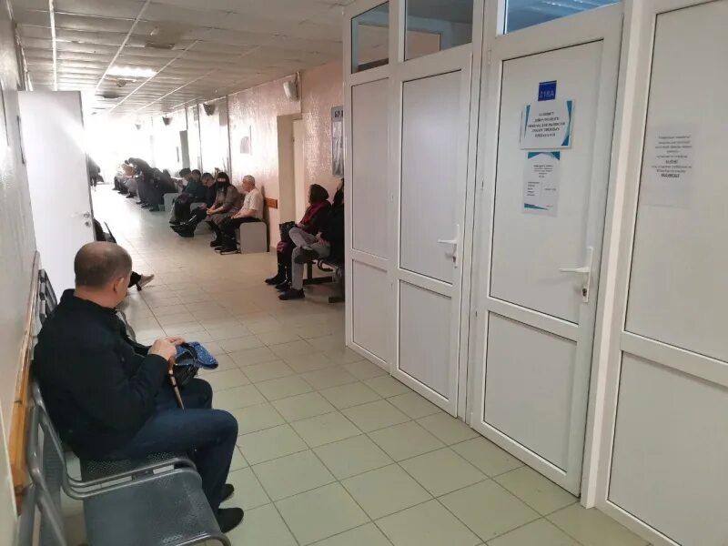 К врачу ханты. Льготные лекарства. лекарства в поликлинике. врачи фото из поликлиники северное шоссе. ханты-мансийске главный уфмс фото здания.