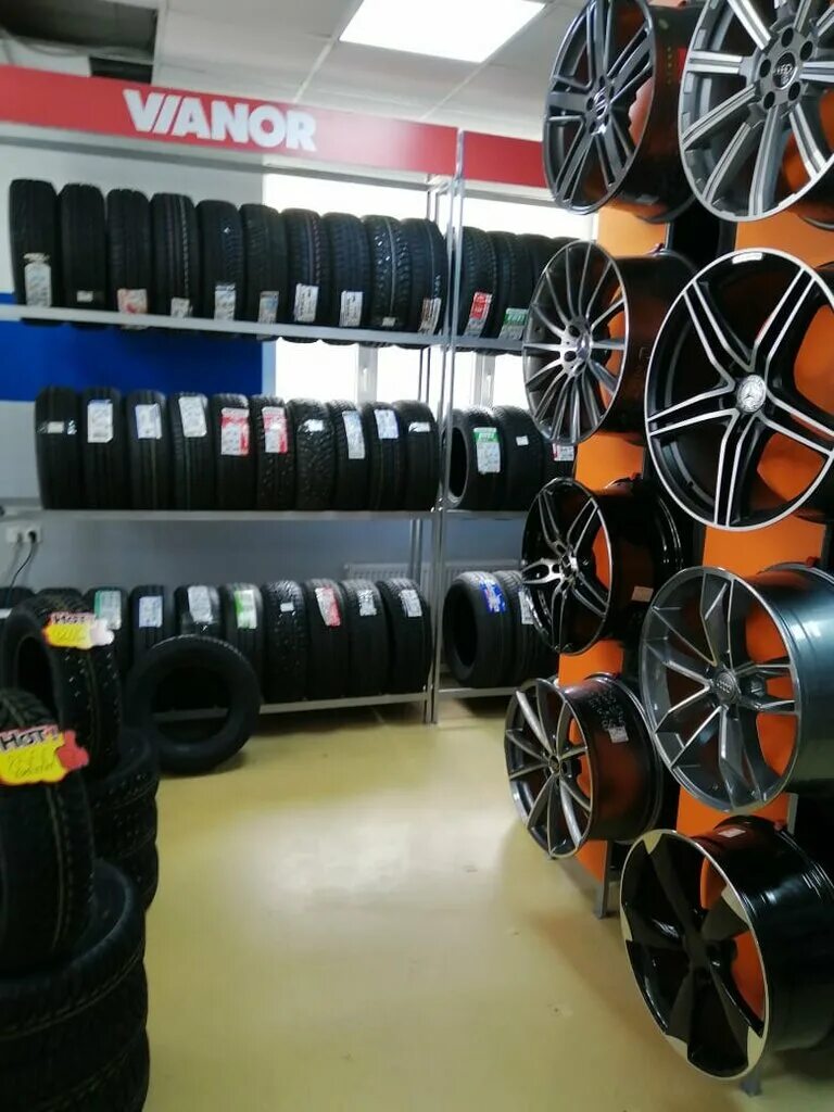 Магазин вианор ржев. Автошина и аккумулятор. Vianor новороссийск шинный центр. Vianor бердск. Шины и диски vianor.
