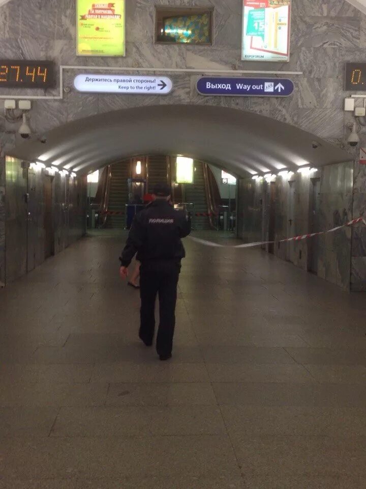 Закрытые выходы метро. Станция московская санкт-петербург. московская (станция метро, санкт-петербург). вестибюль 1 станции московская. станция метро московская спб.