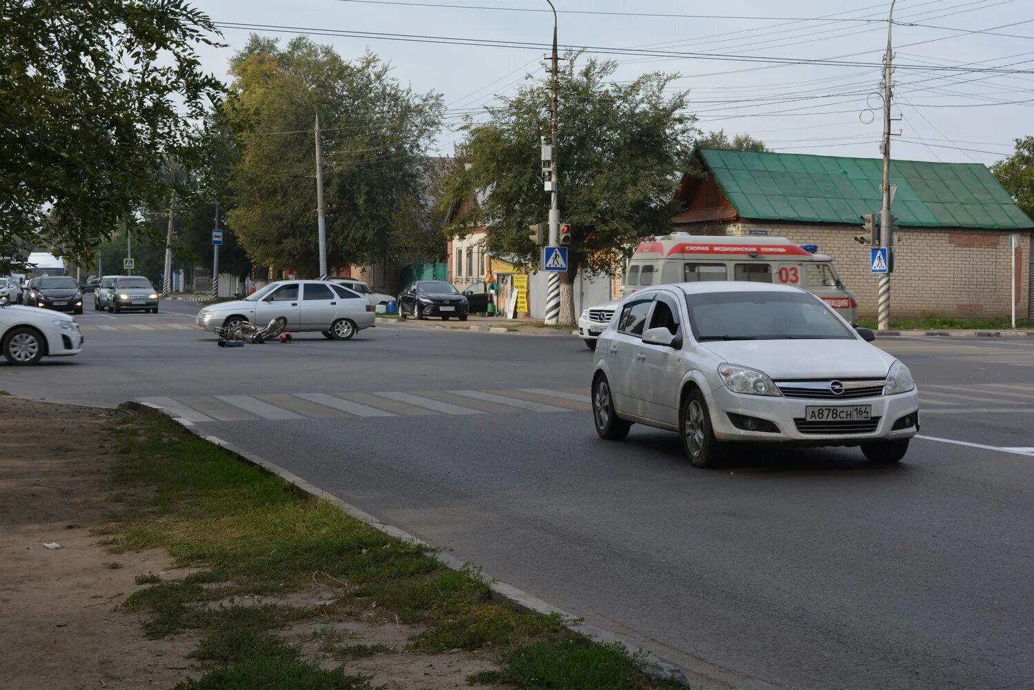 Легковые автомобили энгельс. ДТП Энгельс на перекрестке. Авария на Степной Энгельс. Авария Степная Маяковская Энгельс. Перекресток Энгельса и локомотивной.