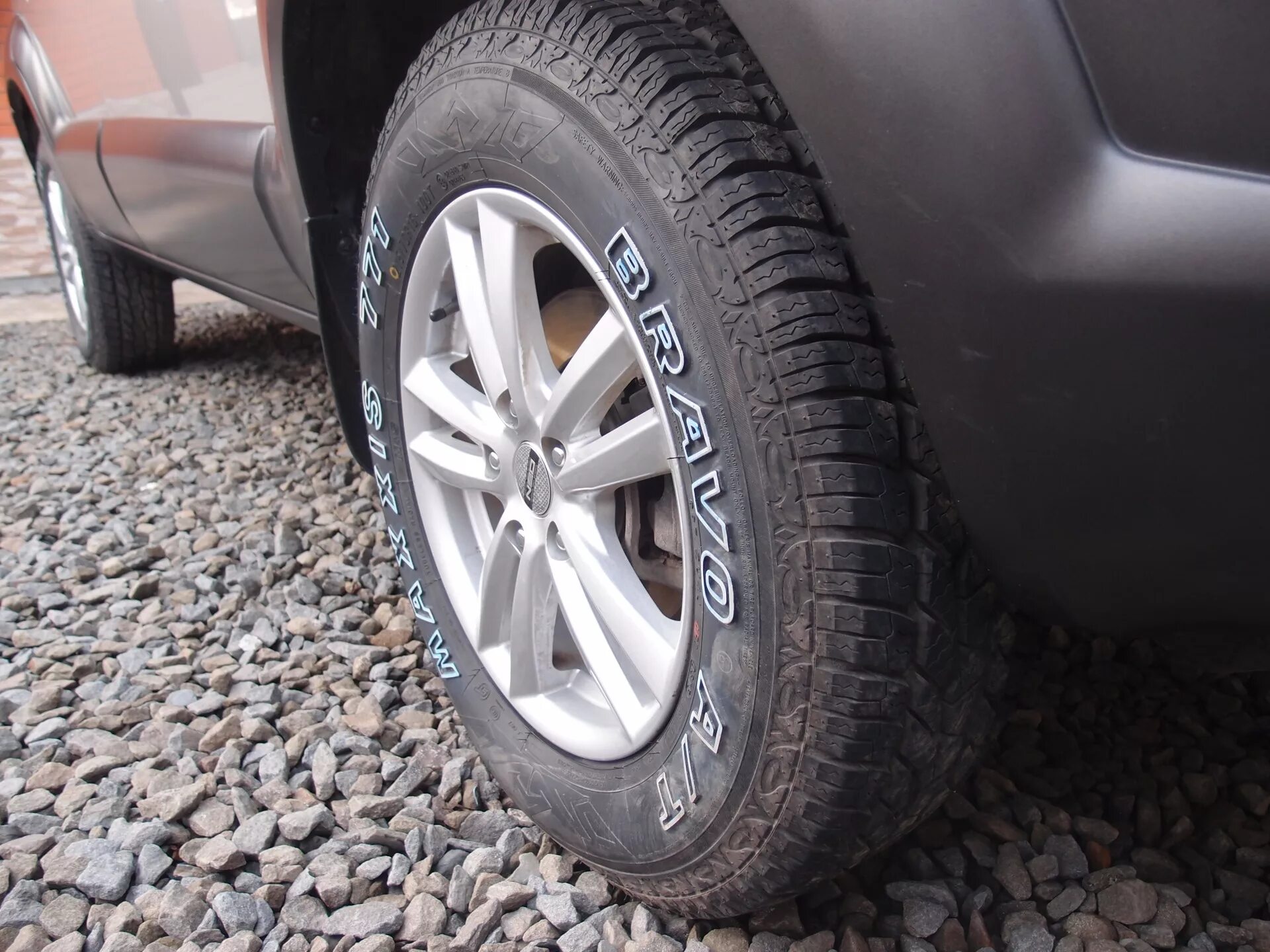 215/65r16 102t nokian rotiiva at. Максис браво 771 215/65 16. Максис ат 771 браво 215/65/16. Континенталь ат 215/65 r16. Maxxis at771 bravo 265/60r18.