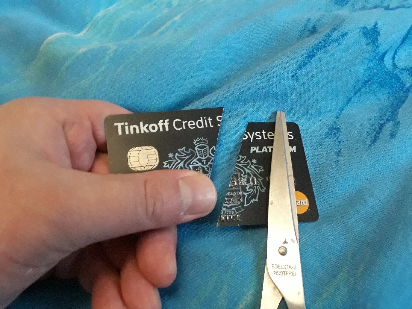 Поломанная банковская карта. Сломалась банковская карта. Карта сбербанка. Сломанная кредитная ката. Сломанная кредитная карта.